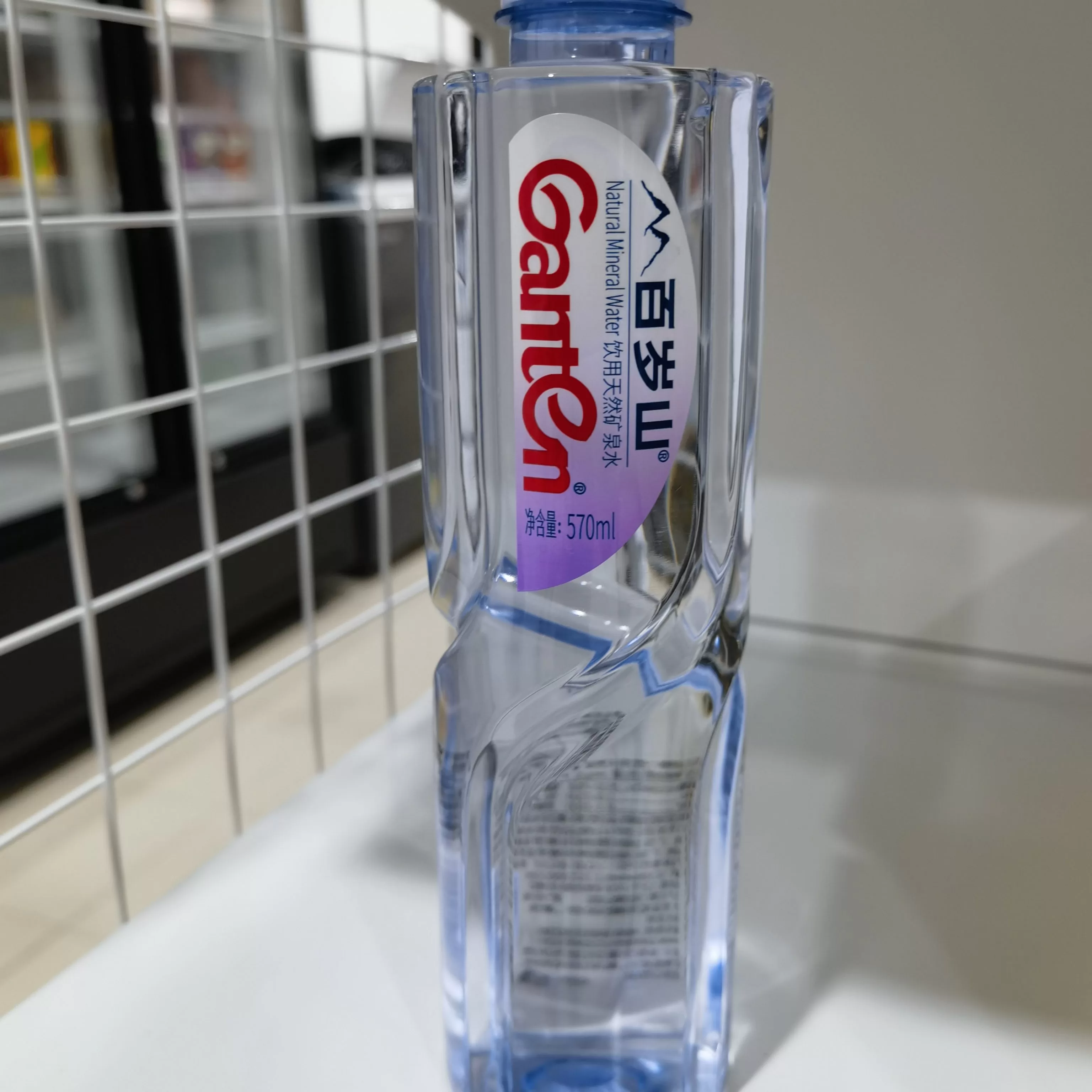 百岁山天然矿泉水570ml