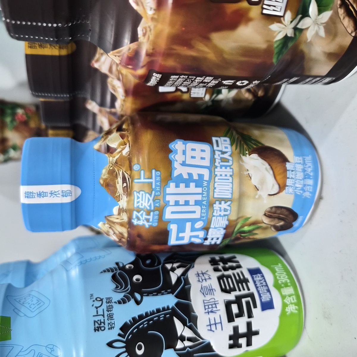 轻爱上 生椰拿铁 245ml