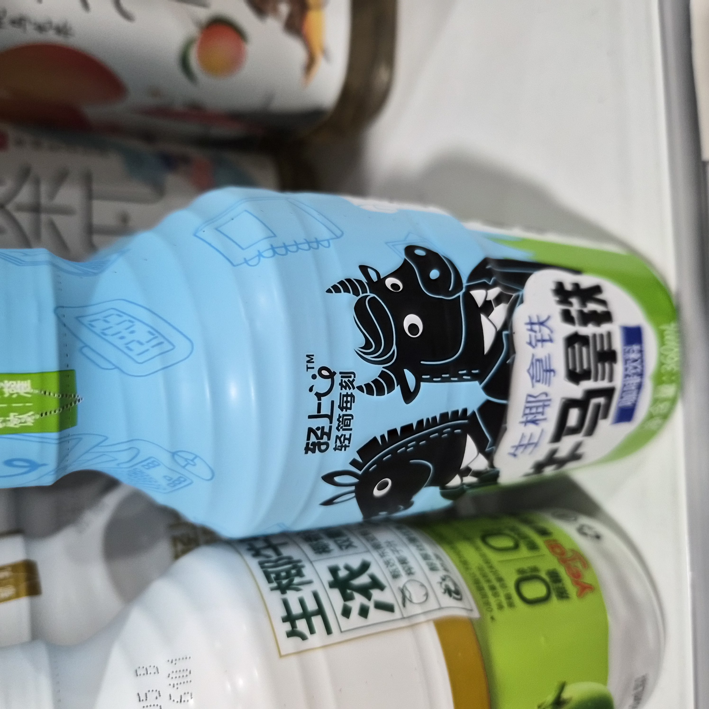 轻上 牛马生椰拿铁 360ml