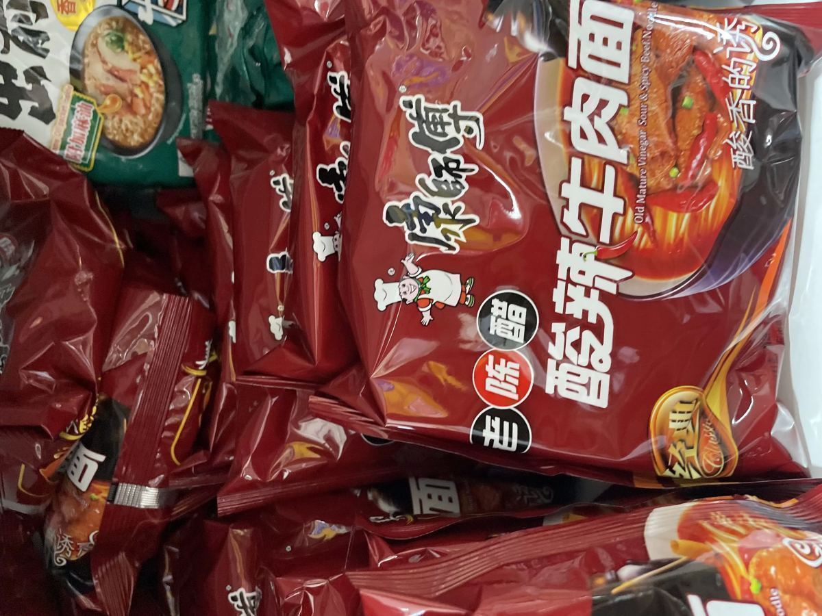 康师傅酸辣牛肉面（袋装）
