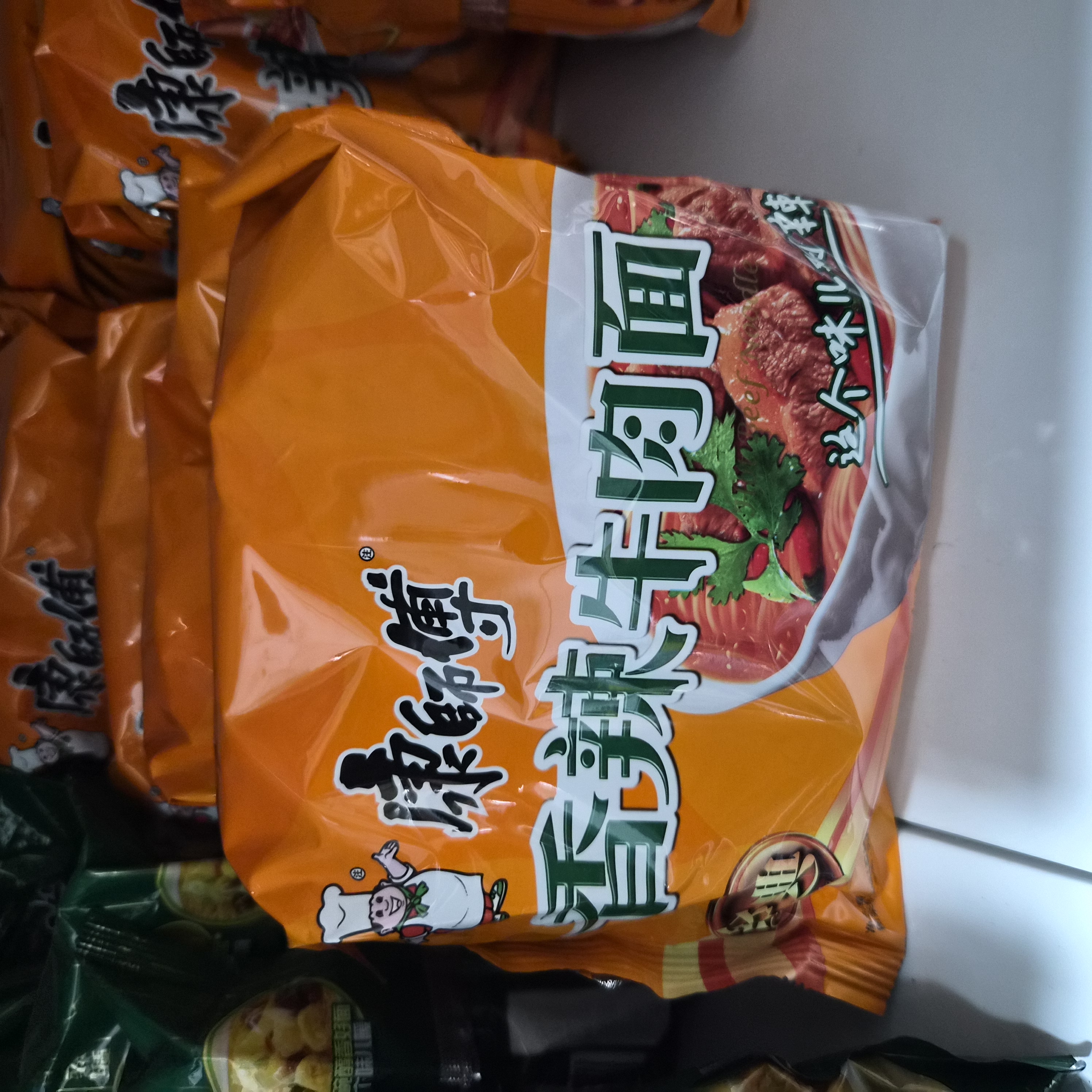 康师傅香辣牛肉面104g